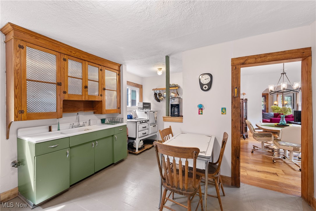 819 Brayton Avenue Cleveland OH 44113