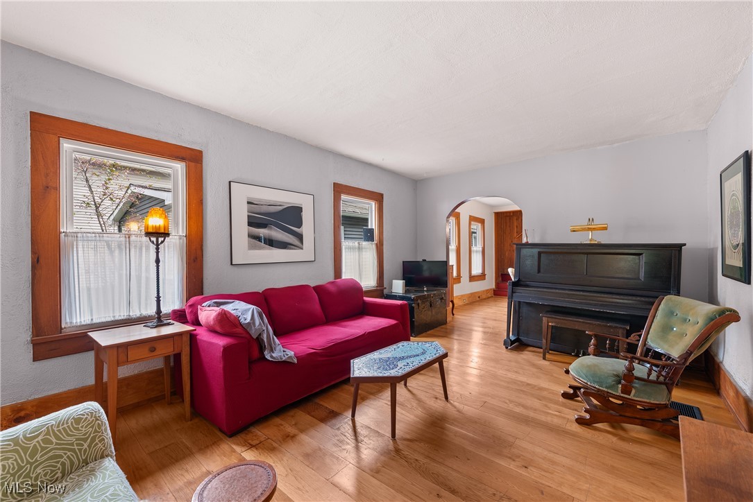 819 Brayton Avenue Cleveland OH 44113