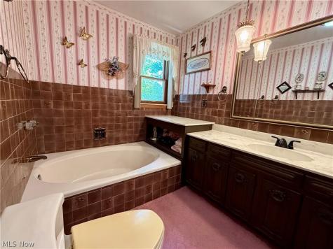 2717 Niles Vienna Road Niles OH 44446
