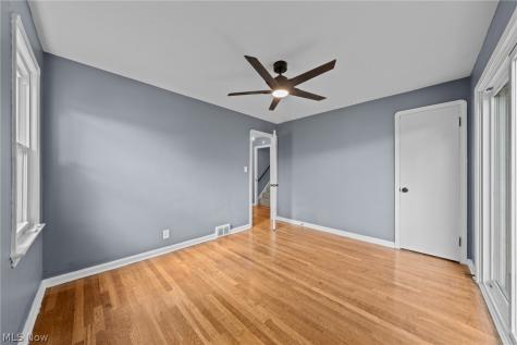 8219 Wainstead Drive Parma OH 44129