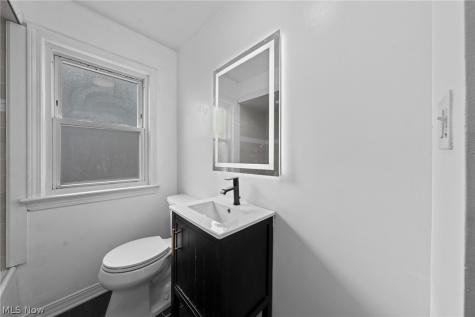 8219 Wainstead Drive Parma OH 44129