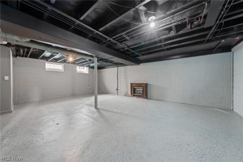 8219 Wainstead Drive Parma OH 44129