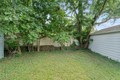 8219 Wainstead Drive Parma OH 44129