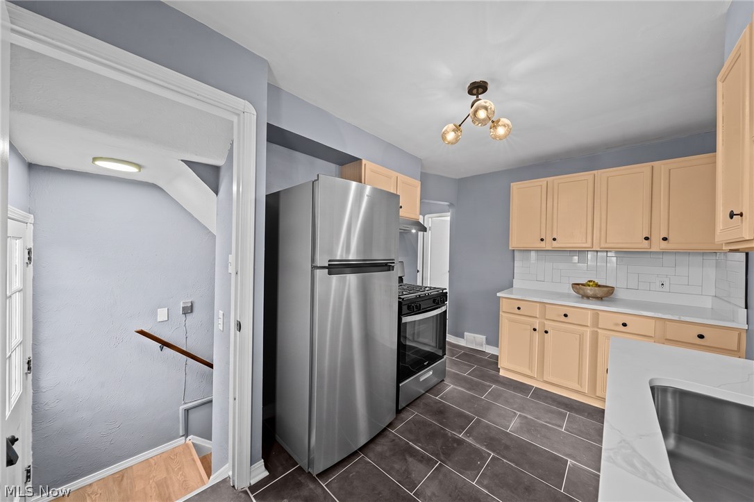 8219 Wainstead Drive Parma OH 44129