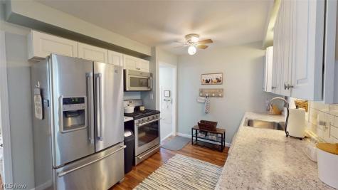 407 Maplewood Drive Willowick OH 44095