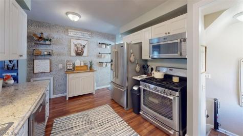 407 Maplewood Drive Willowick OH 44095