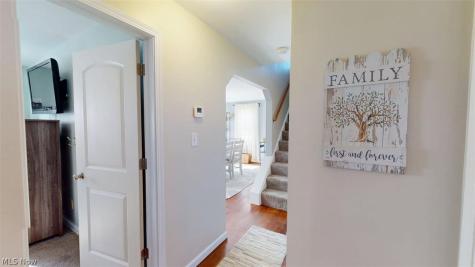 407 Maplewood Drive Willowick OH 44095