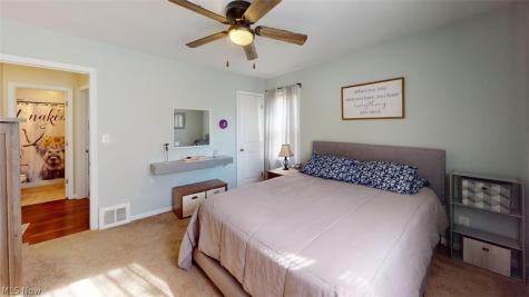 407 Maplewood Drive Willowick OH 44095