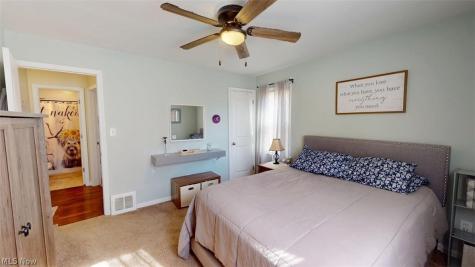 407 Maplewood Drive Willowick OH 44095