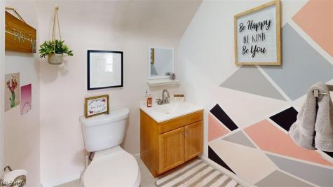 407 Maplewood Drive Willowick OH 44095