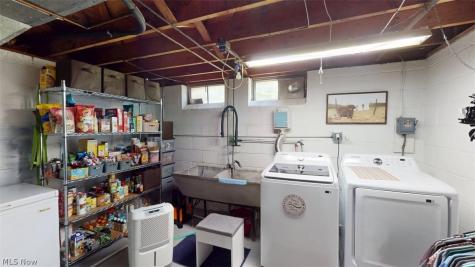 407 Maplewood Drive Willowick OH 44095