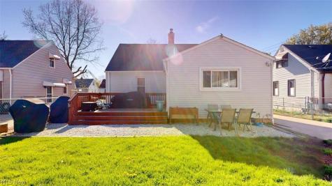 407 Maplewood Drive Willowick OH 44095