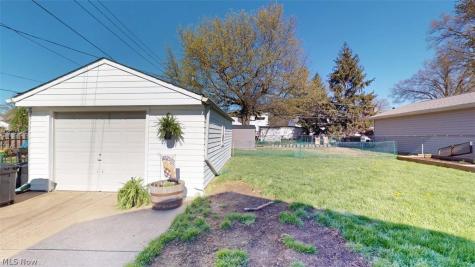 407 Maplewood Drive Willowick OH 44095