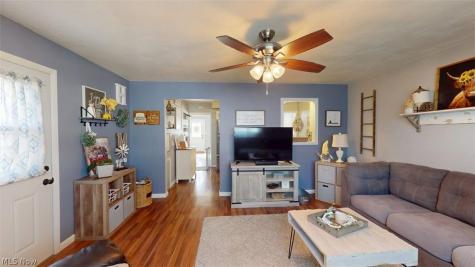 407 Maplewood Drive Willowick OH 44095