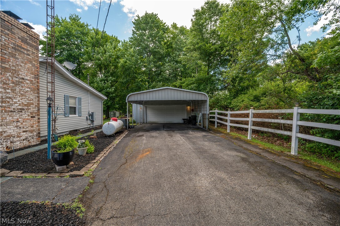 1227 N Pricetown Road Diamond OH 44412