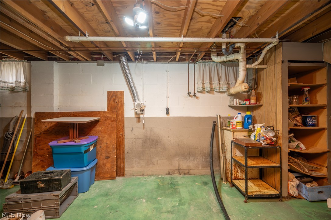 1227 N Pricetown Road Diamond OH 44412