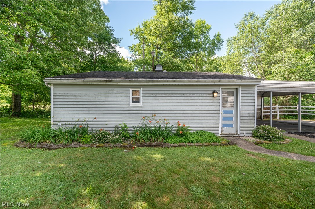 1227 N Pricetown Road Diamond OH 44412