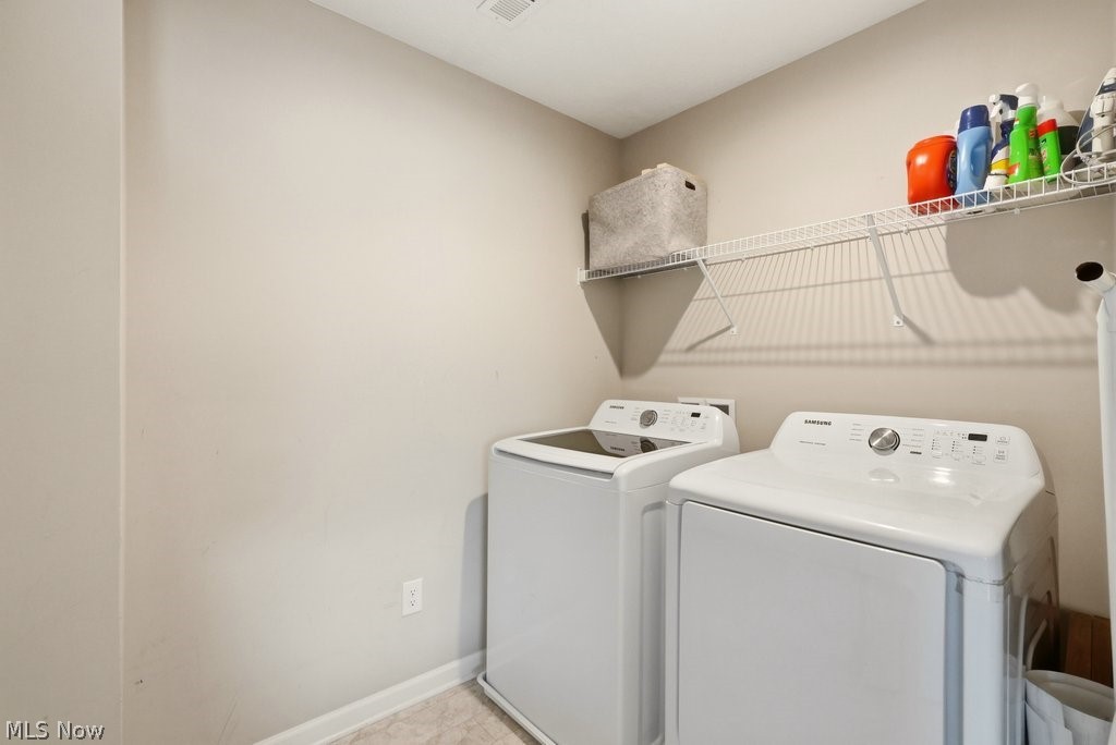 1812 Cobham Lane Wadsworth OH 44281