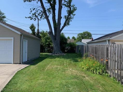 370 E 309th Street Willowick OH 44095