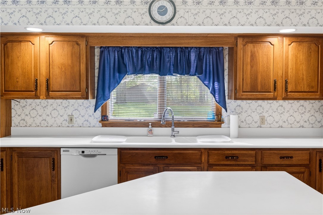 5144 Old Colony Road NW Warren OH 44481