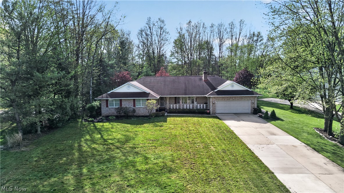 5144 Old Colony Road NW Warren OH 44481