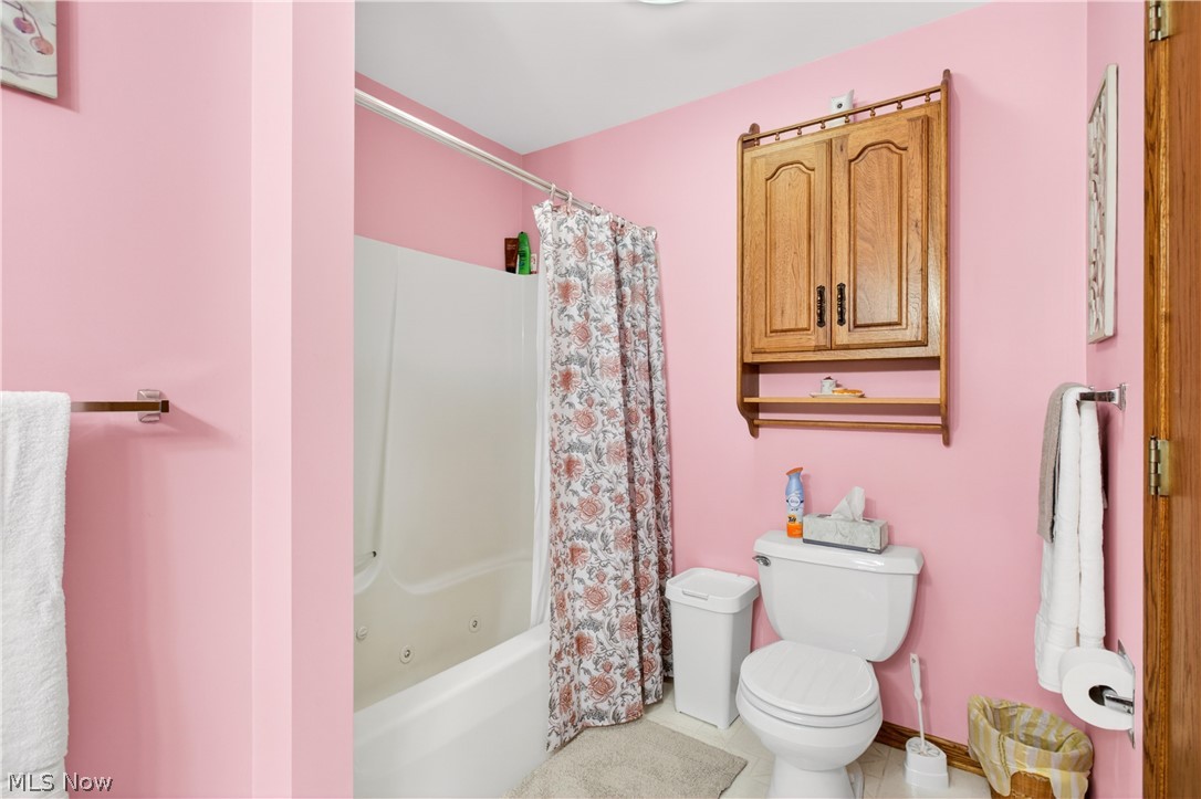 5144 Old Colony Road NW Warren OH 44481