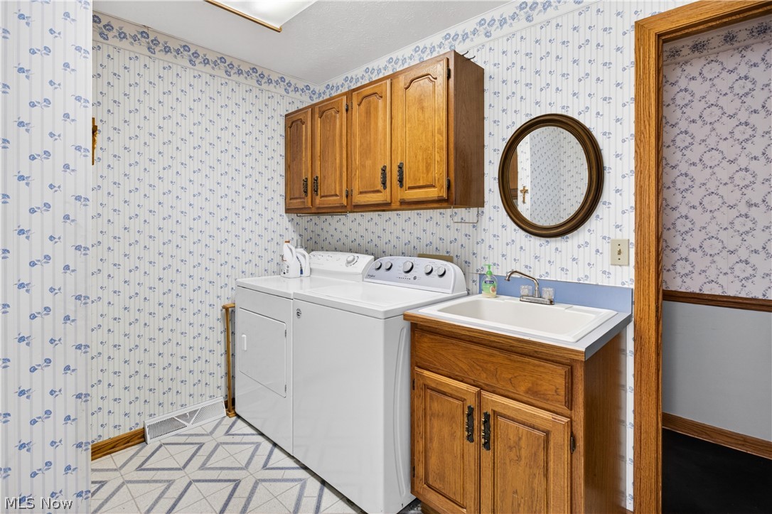 5144 Old Colony Road NW Warren OH 44481