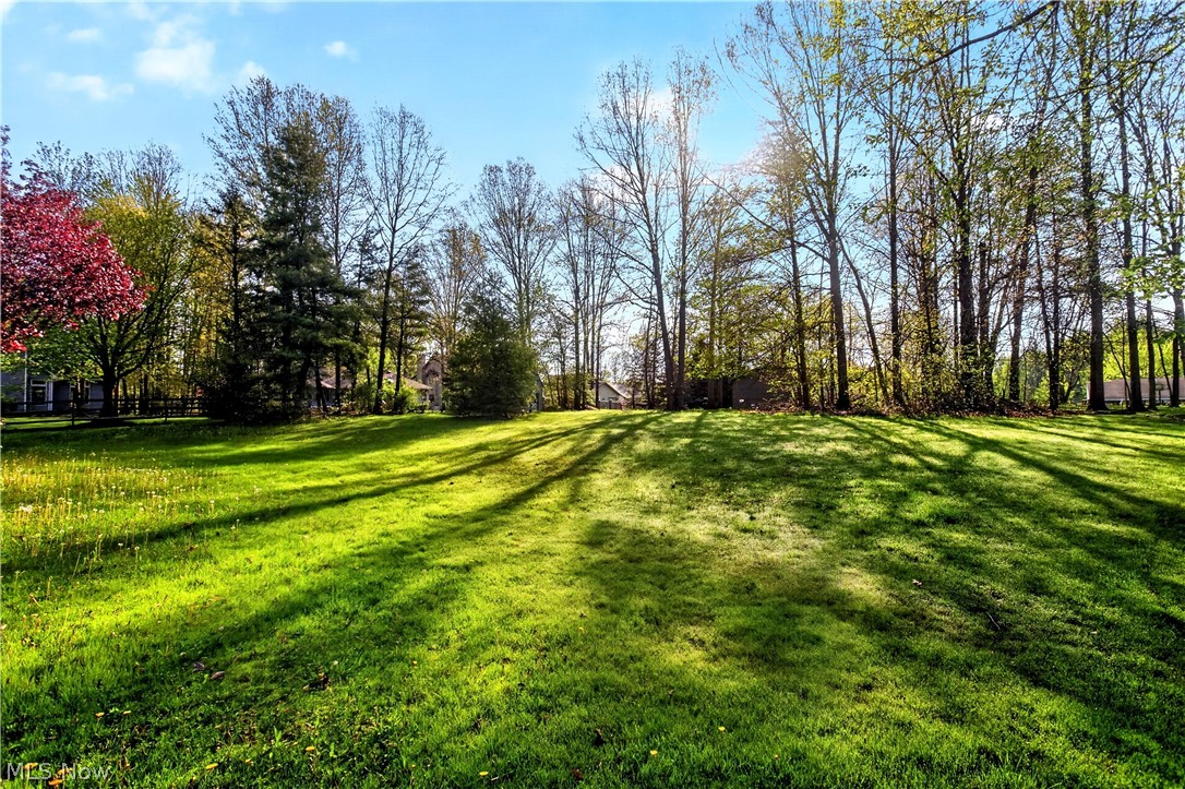 5144 Old Colony Road NW Warren OH 44481