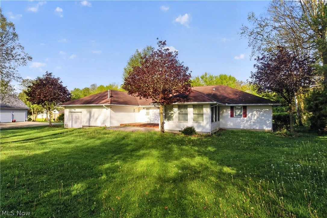 5144 Old Colony Road NW Warren OH 44481