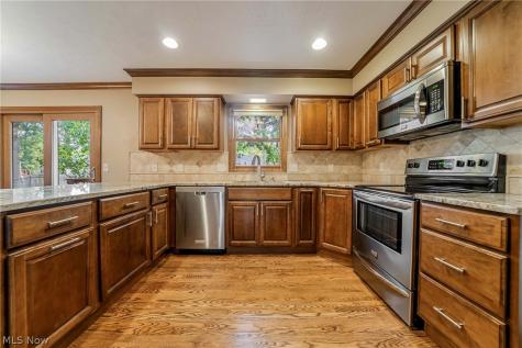 6993 Deer Path Olmsted Twp OH 44138