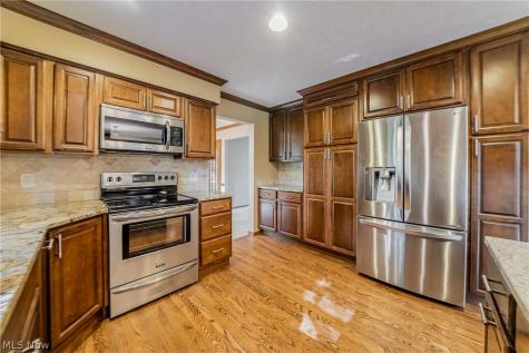 6993 Deer Path Olmsted Twp OH 44138