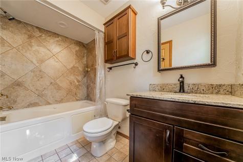 6993 Deer Path Olmsted Twp OH 44138