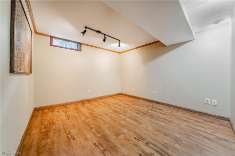 6993 Deer Path Olmsted Twp OH 44138