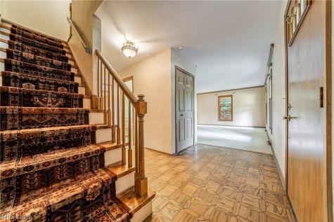 6993 Deer Path Olmsted Twp OH 44138