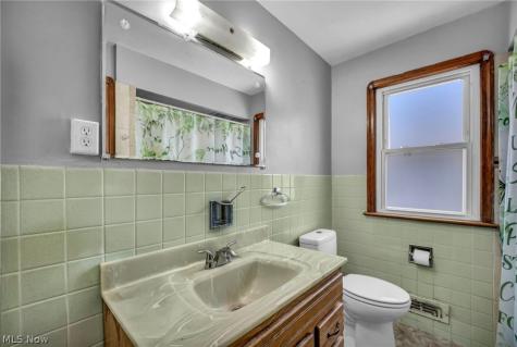 6702 Memphis Avenue Cleveland OH 44144