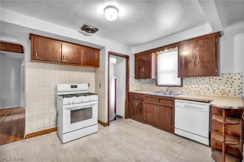 6702 Memphis Avenue Cleveland OH 44144