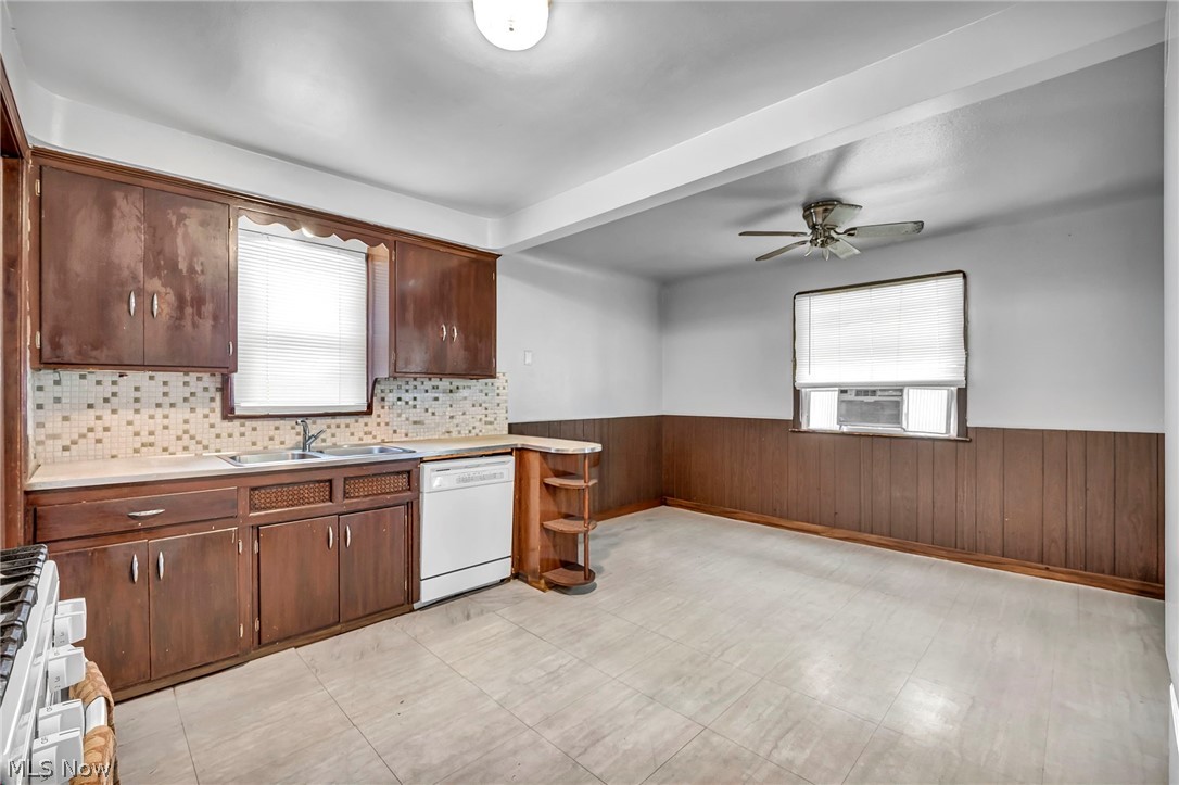 6702 Memphis Avenue Cleveland OH 44144