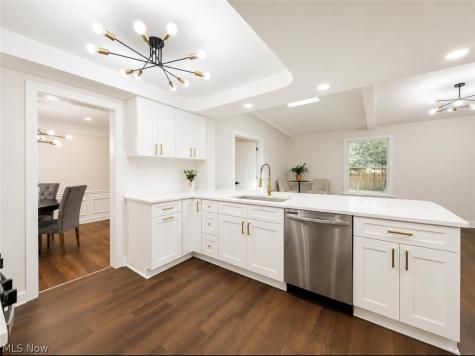 1307 Ford Street Lyndhurst OH 44124