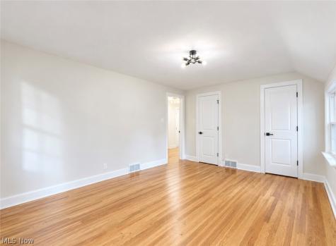 1307 Ford Street Lyndhurst OH 44124