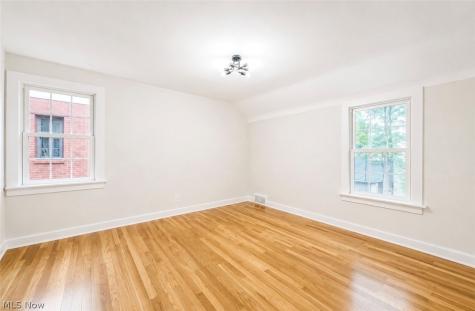 1307 Ford Street Lyndhurst OH 44124