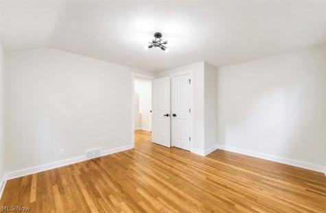 1307 Ford Street Lyndhurst OH 44124
