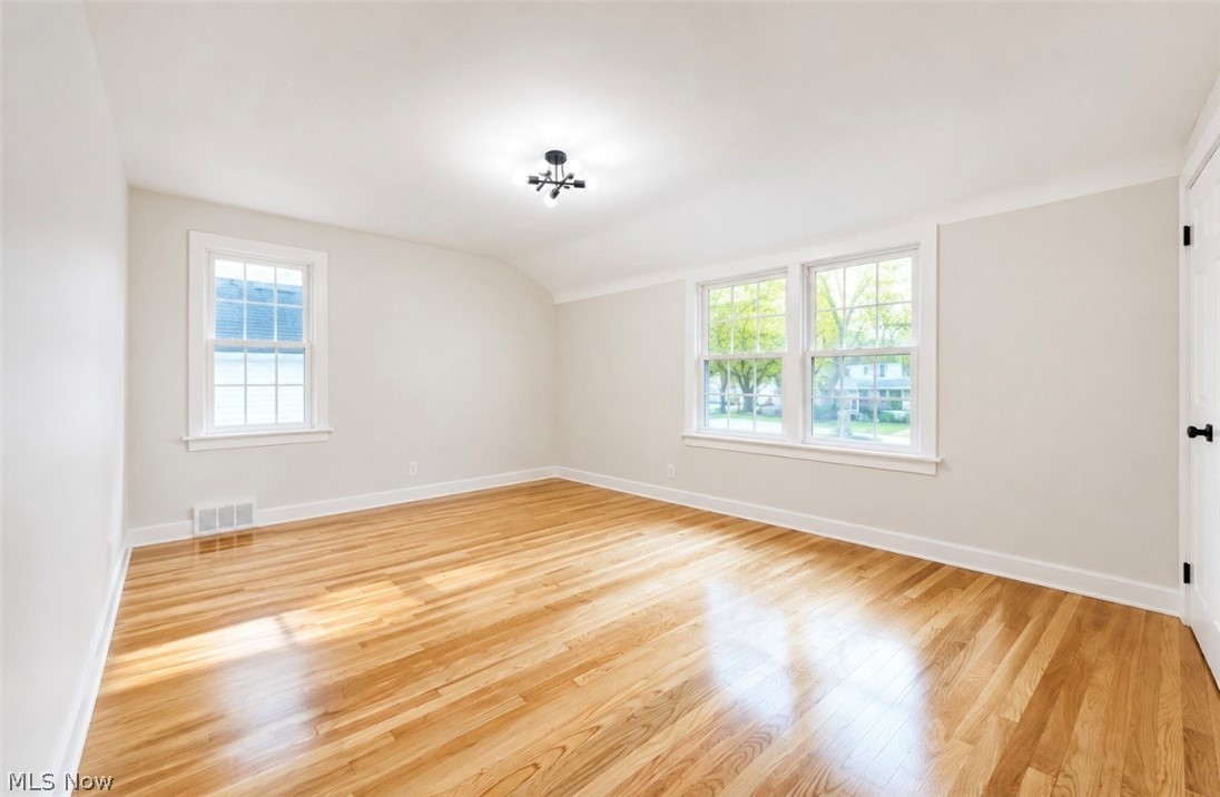 1307 Ford Street Lyndhurst OH 44124