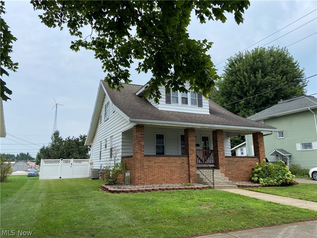 528 S River Street Newcomerstown OH 43832