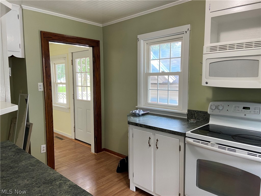 528 S River Street Newcomerstown OH 43832