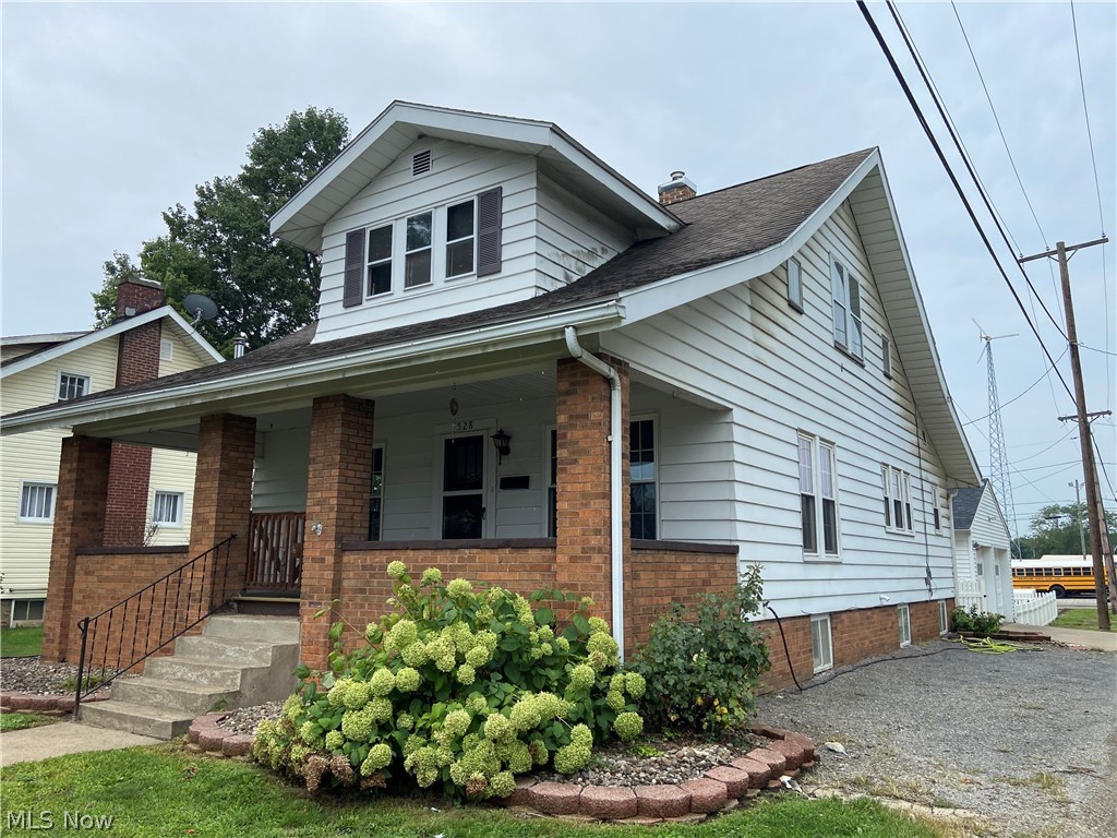 528 S River Street Newcomerstown OH 43832