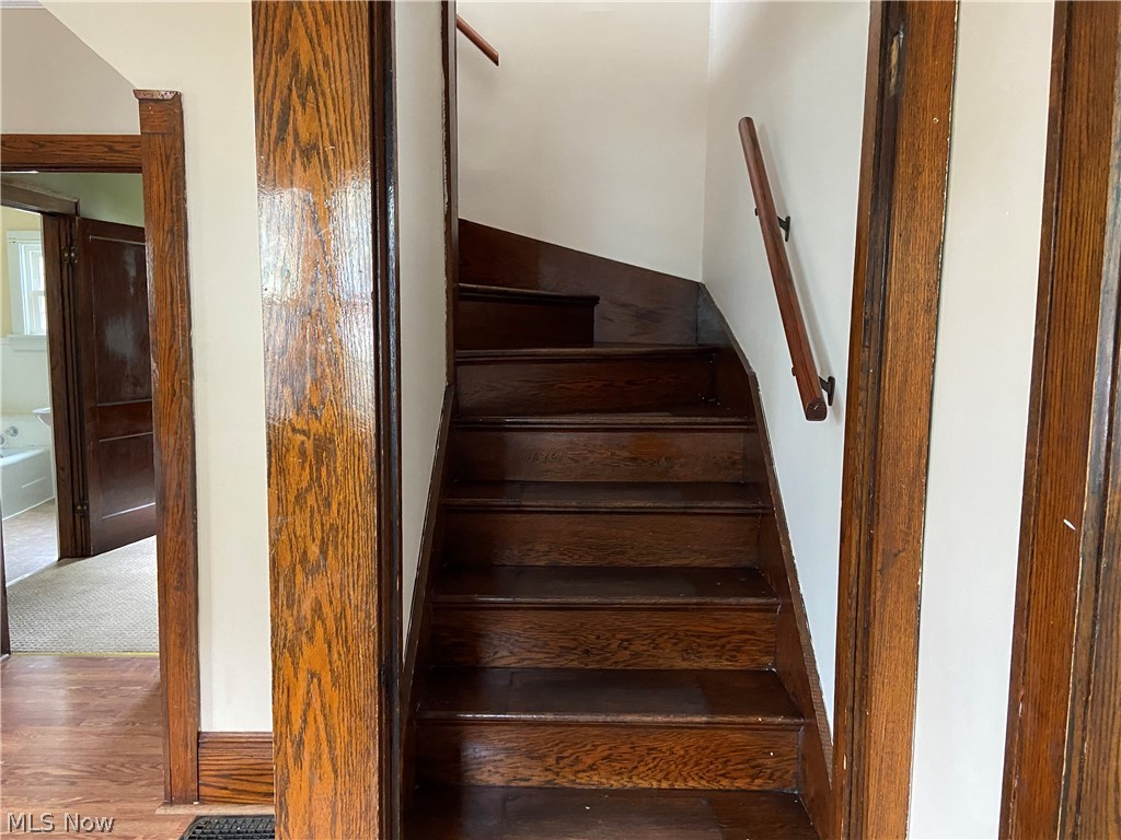 528 S River Street Newcomerstown OH 43832
