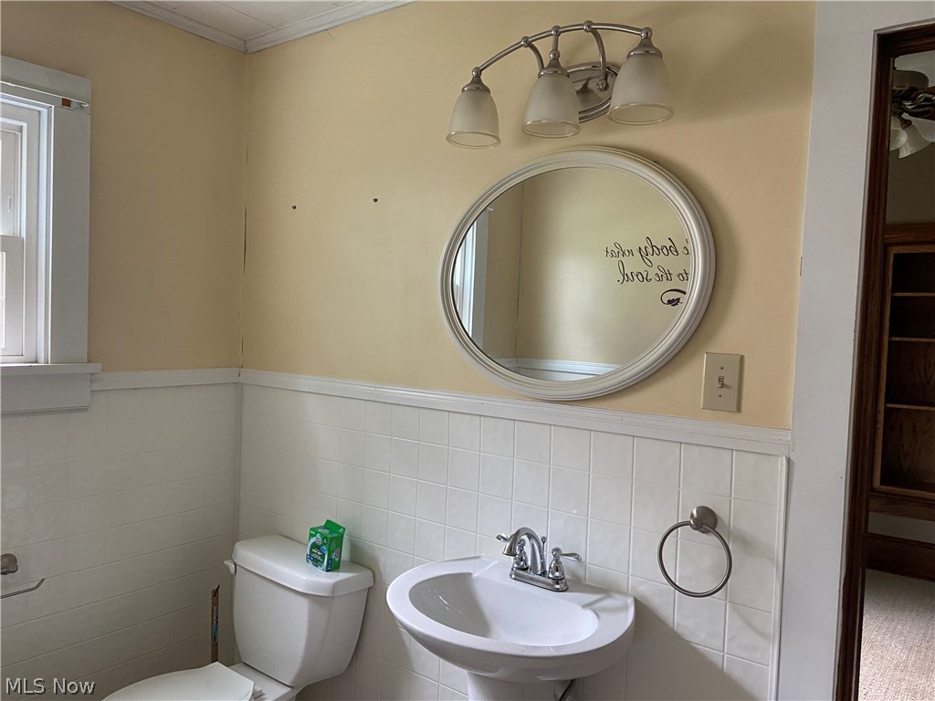 528 S River Street Newcomerstown OH 43832