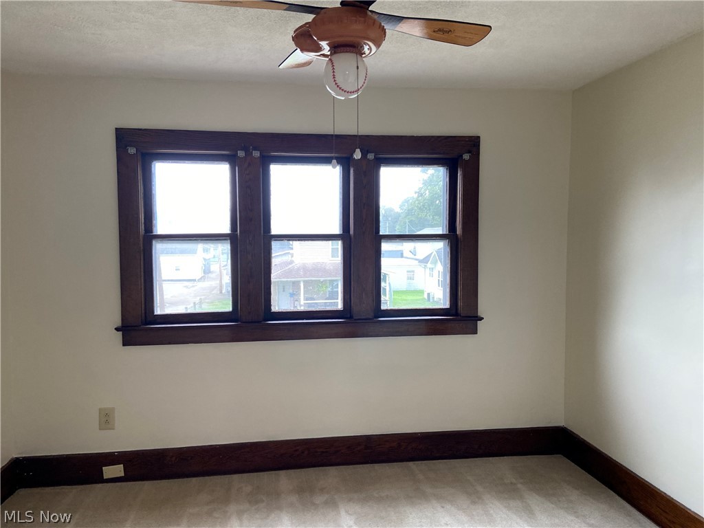 528 S River Street Newcomerstown OH 43832