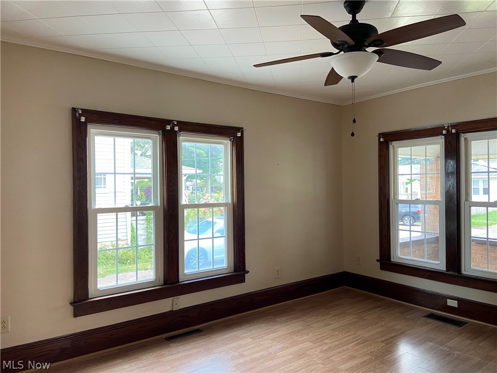 528 S River Street Newcomerstown OH 43832