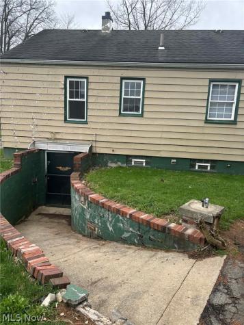 828 Marmion Avenue Youngstown OH 44502